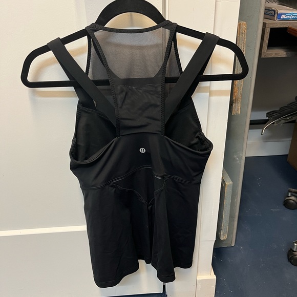 High neck, built in bra, size 6 lululemon tank - Picture 3 of 3
